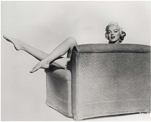 Marilyn Monroe Oturan Uzun çıplak Bacaklar Maruz siyah Beyaz 8 x 10 inç fotoğraf
