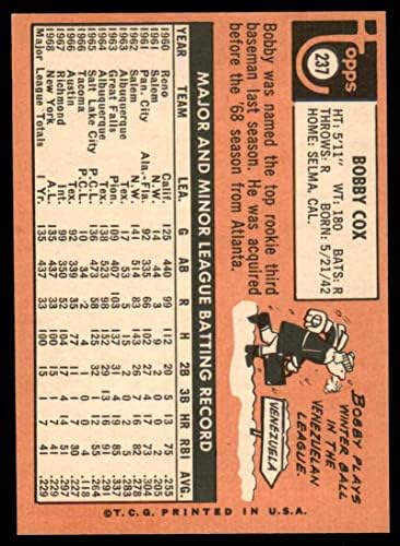 1969 Topps 237 Bobby Cox New York Yankees (Beyzbol Kartı) ESKİ Yankees