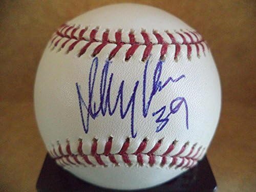 Kenny Kelly Washington Nationals, ortak İmzalı Beyzbol Toplarıyla 2005 Açılış Sezonu ML Beyzbolunu İmzaladı
